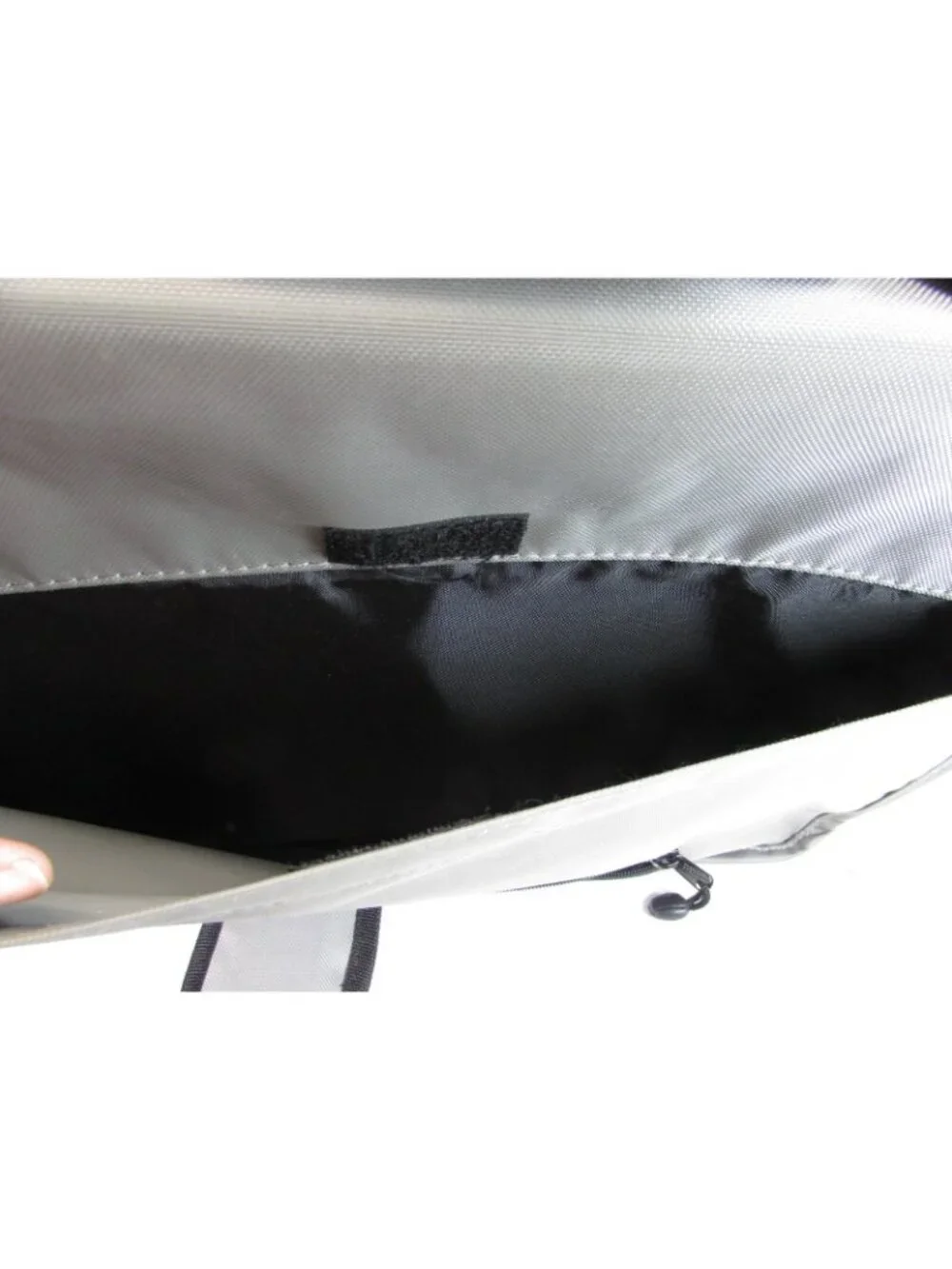 Solo Laptop Bag Messenger Commuter Briefcase Gray 52285 Removable sleeve Classic